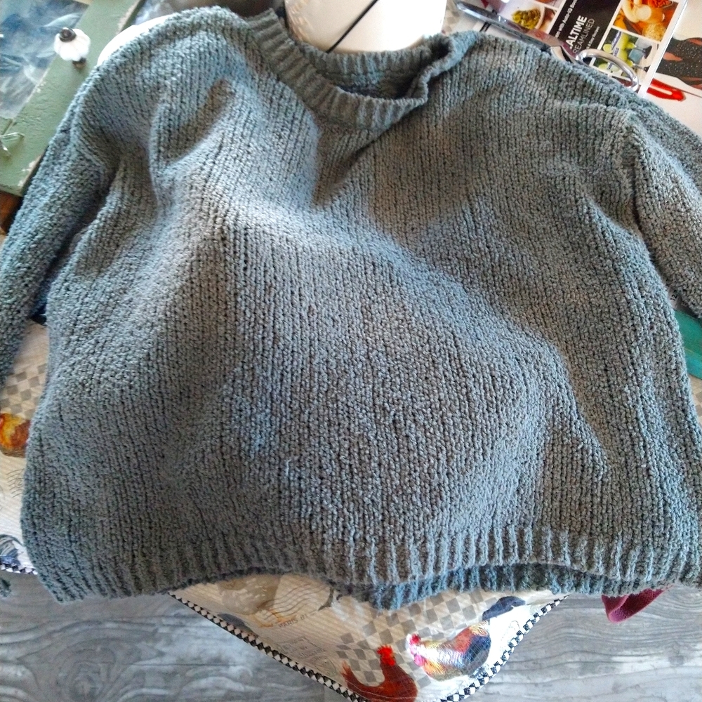 Sweater size M